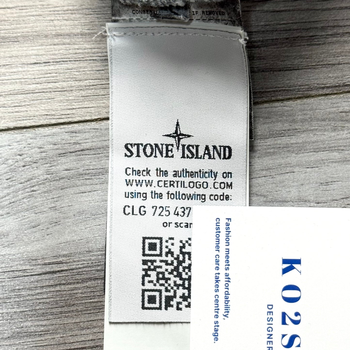 Stone Island Dust Treatment Pullover Badge Hoodie - Small ptp21”