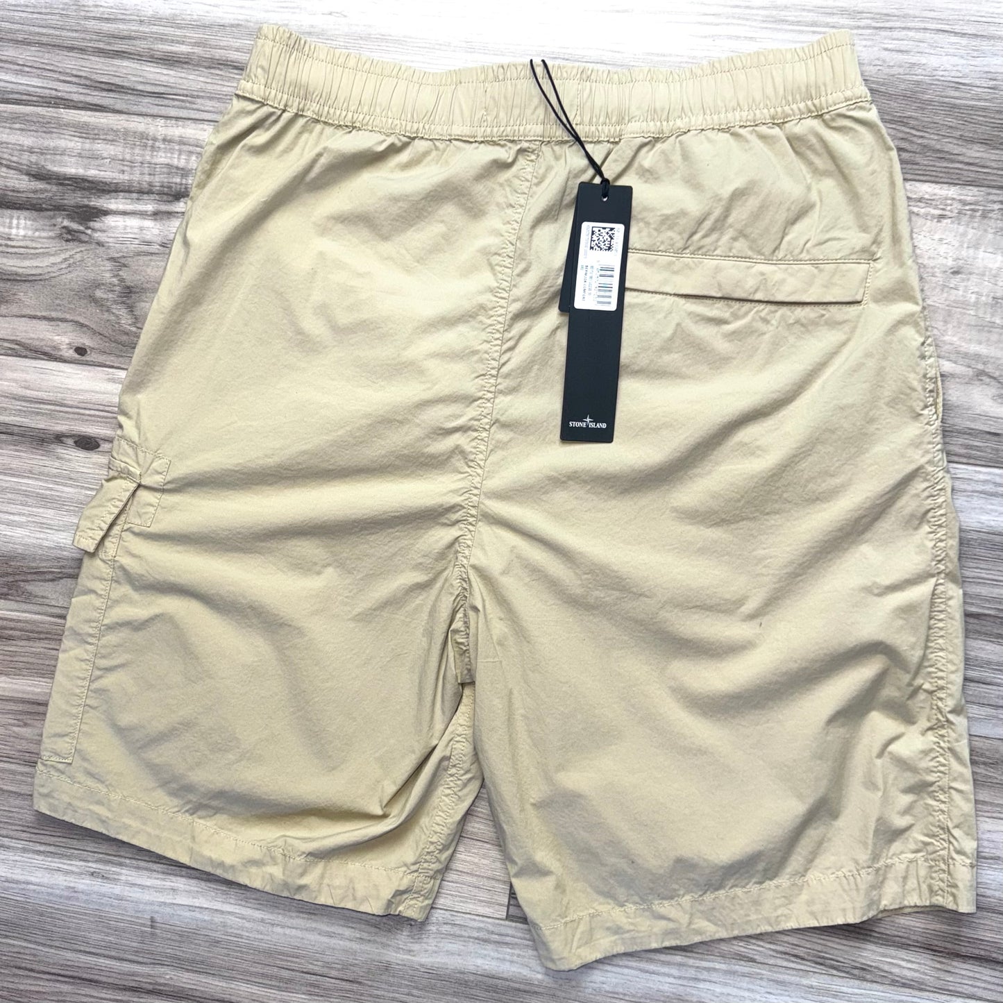Stone Island Bermuda Badge Cargo Shorts - 30W