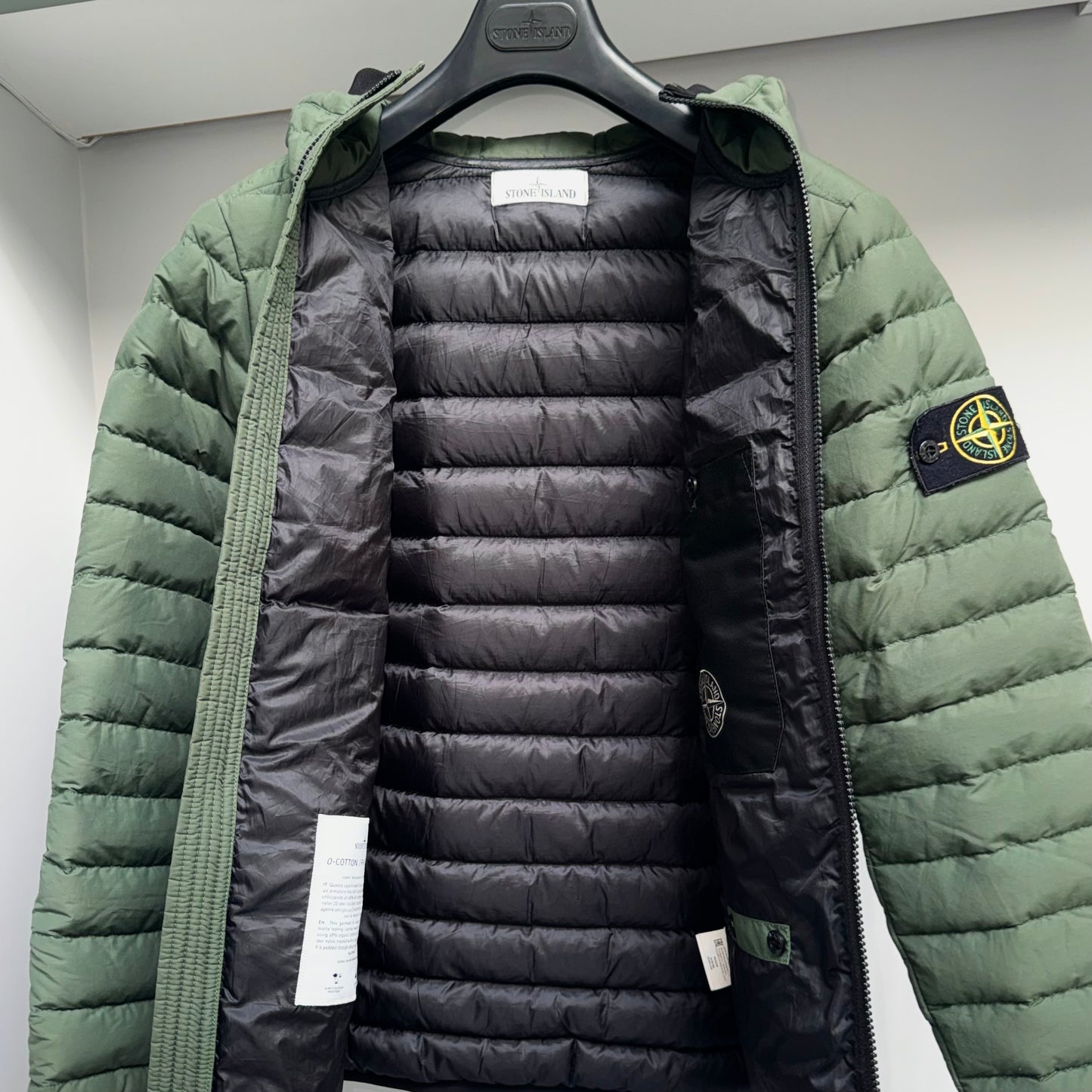 Stone Island O-Cotton / R-Nylon Tela Full Zip Badge Jacket - Small ptp20.5”
