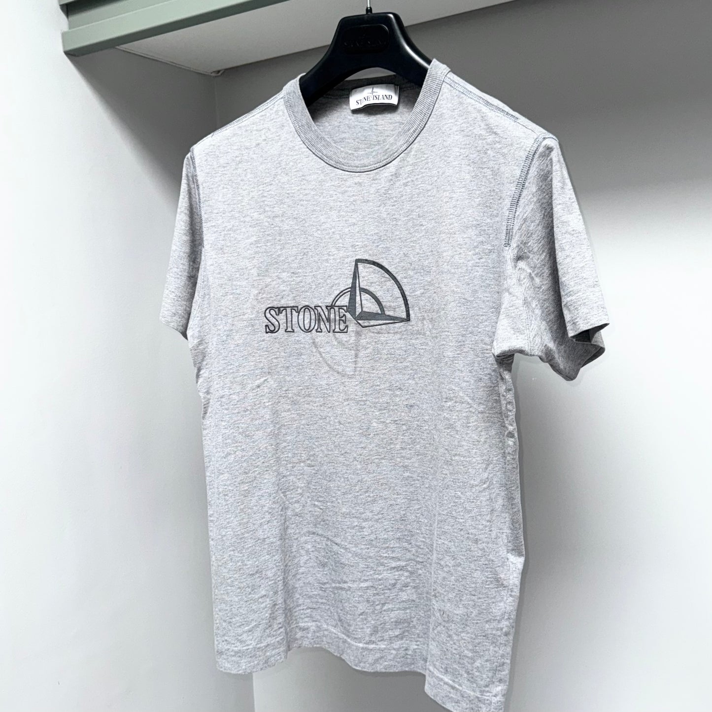 Stone Island Compass Logo T shirt - Small ptp18.5"