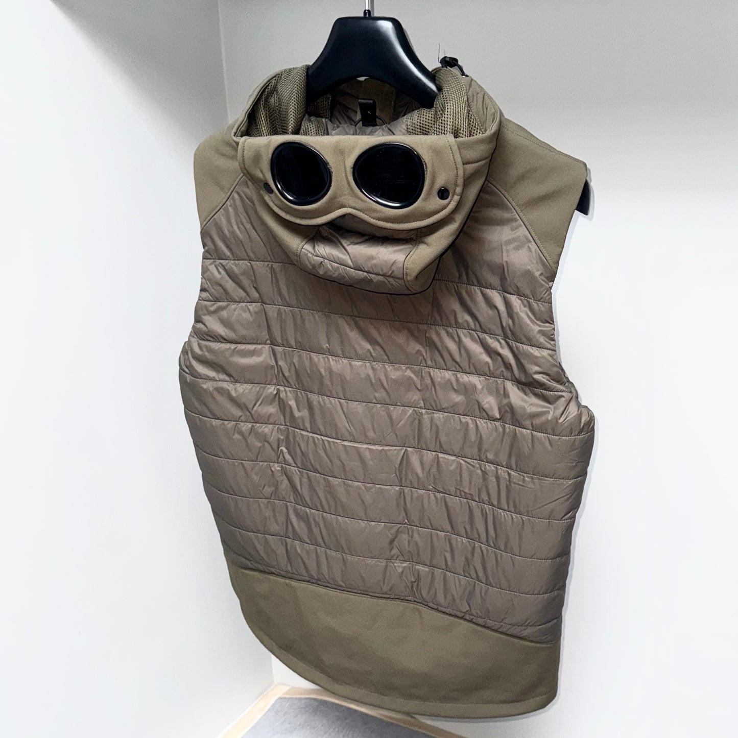 CP Company Mixed Shell Full Zip Goggle Gilet - Large ptp22.5”
