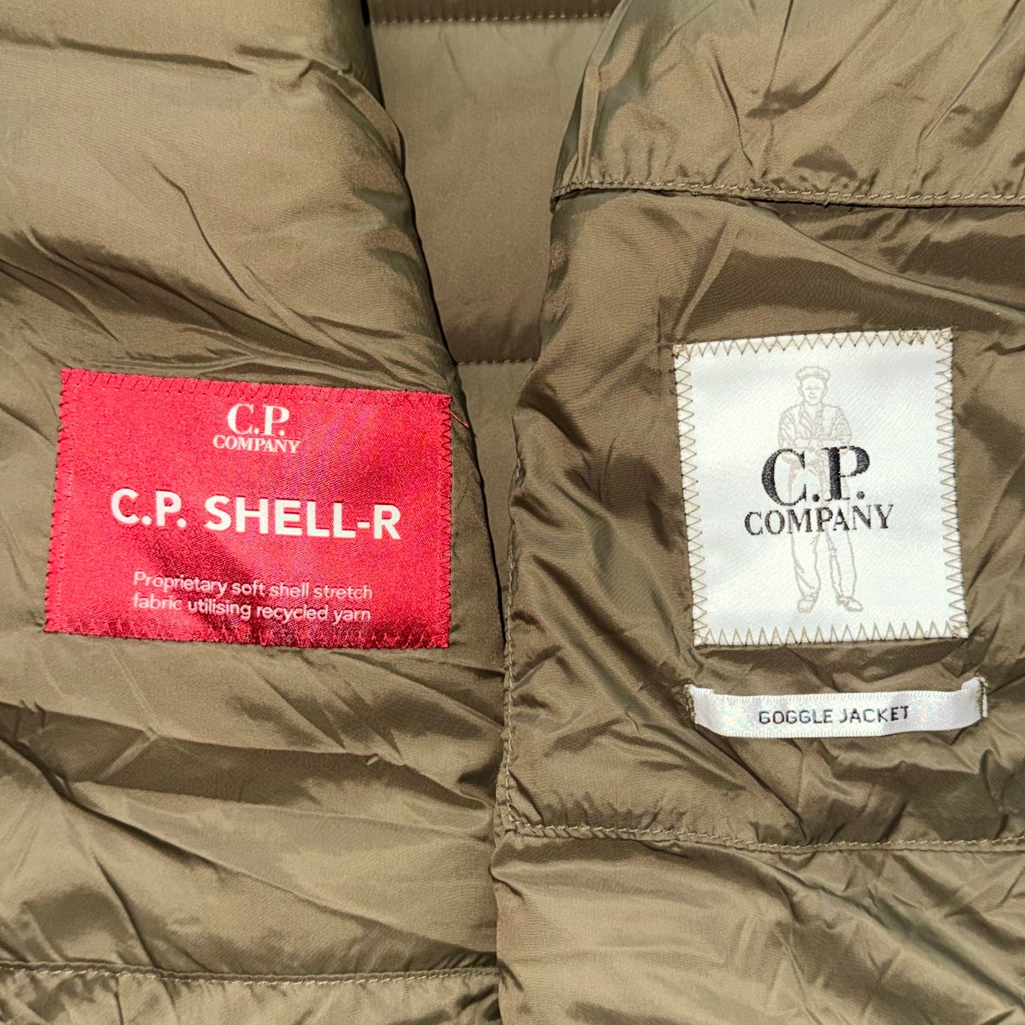 CP Company Shell-R Mixed Multi Pocket Full Zip Goggle Jacket - Large ptp22”