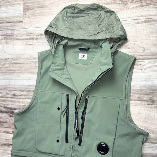 CP Company Shell-R Full Zip Lens Gilet - Medium ptp21.5”