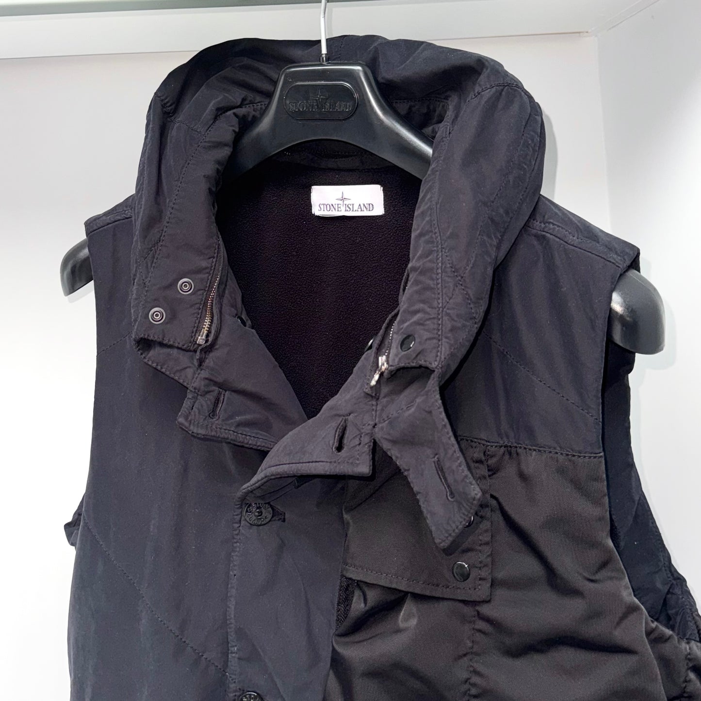 Stone Island Hooded David Light-TC With Micropile Badge Gilet - Large ptp22”