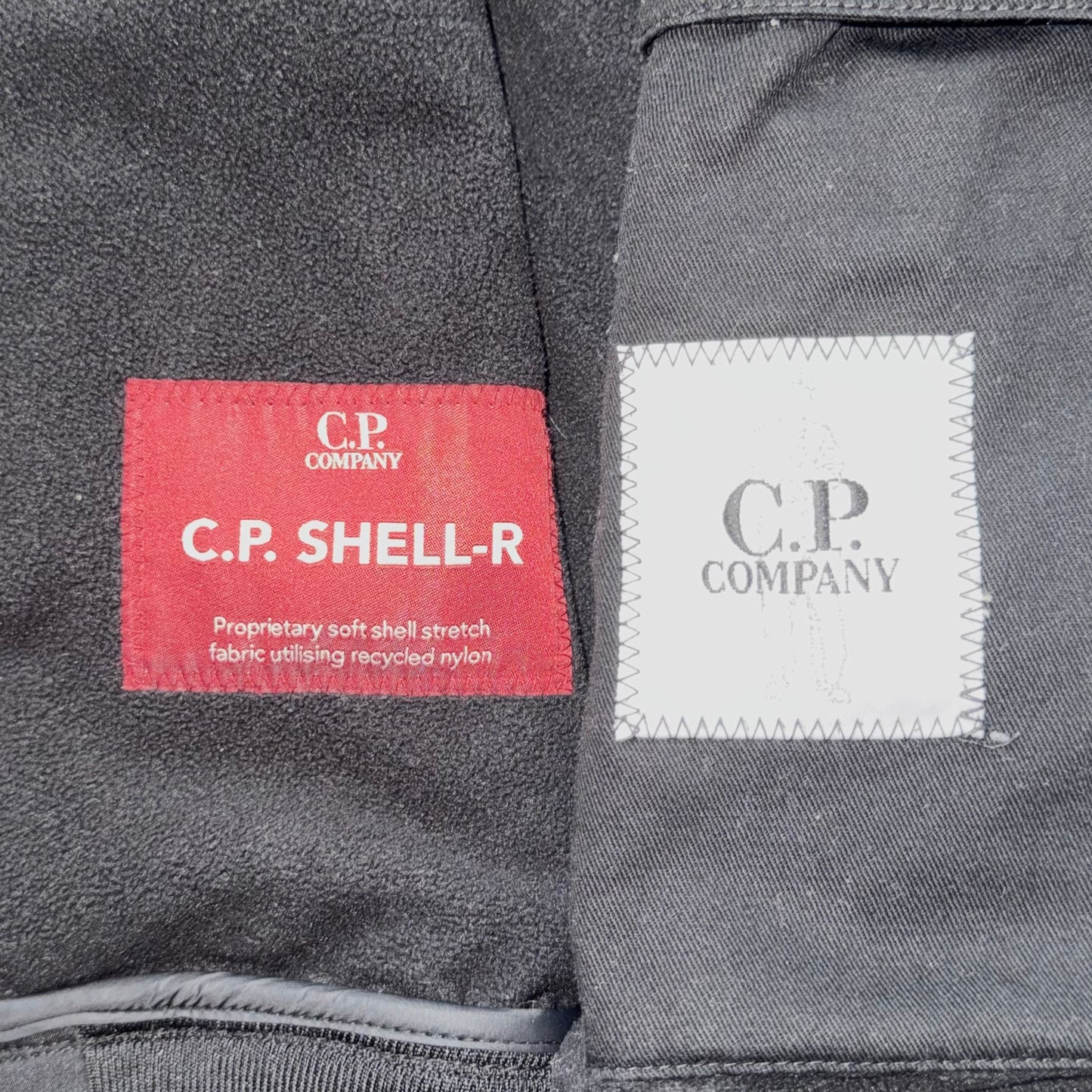CP Company Metropolis Series Soft Shell-R Mask Full Zip Jacket - Small ptp20.5”