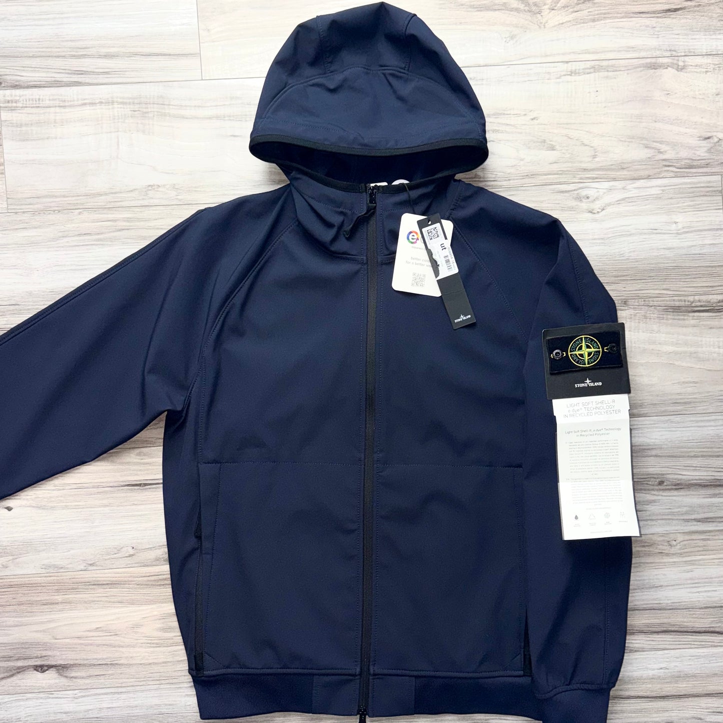 Stone Island Light Soft Shell-R e.dye Technology In Recycled Polyester Full Zip Badge Jacket - Large ptp22”
