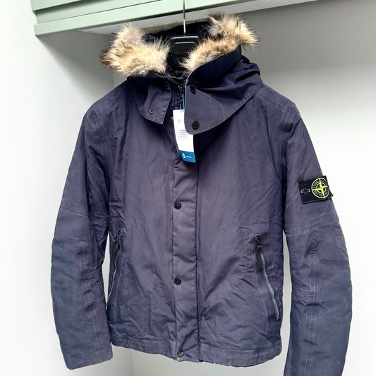 Stone Island Water Repellent Supima Cotton With Primaloft Insulation Technology Coyote Fur Trim Full Zip Badge Jacket - Small ptp20.5”