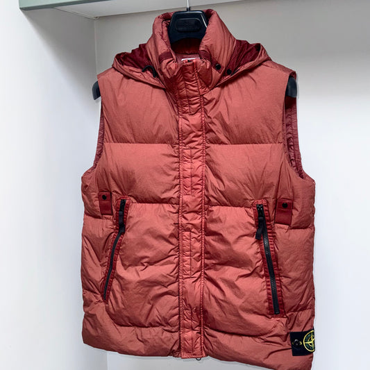 Stone Island Brick Red Garment Dyed Crinkle Reps NY Down Full Zip Gilet - Medium ptp22”