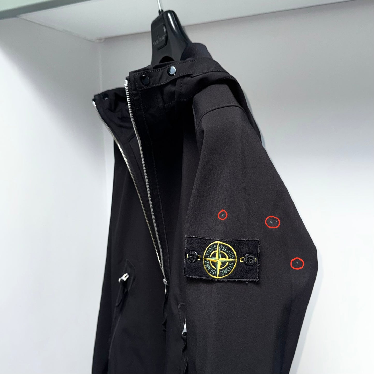 Stone Island Light Soft Shell-R Full Zip Badge Jacket - Small ptp19.5”