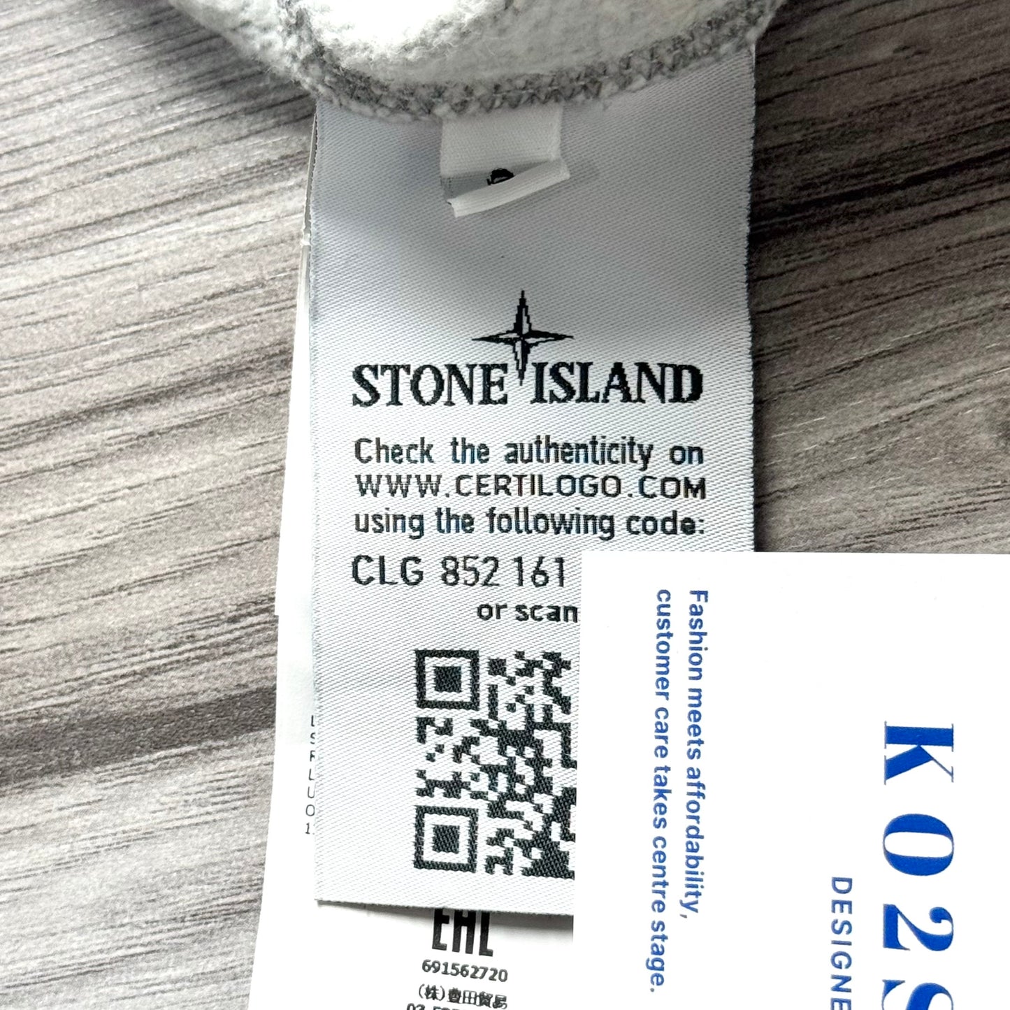 Stone Island Pullover Badge Sweatshirt - Small ptp20”