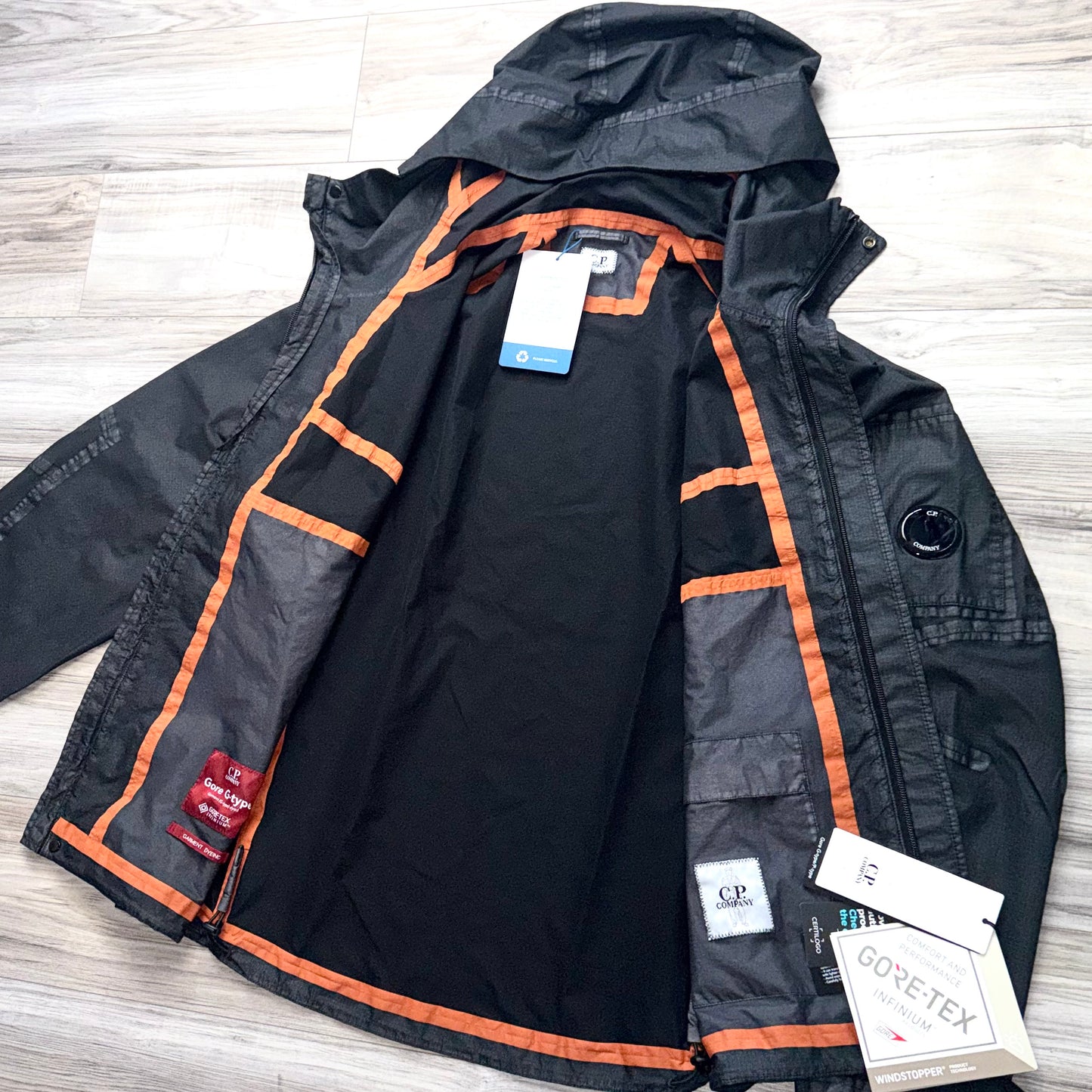 CP Company Gore-Tex G Type Full Zip Lens Jacket - Medium ptp22.5”