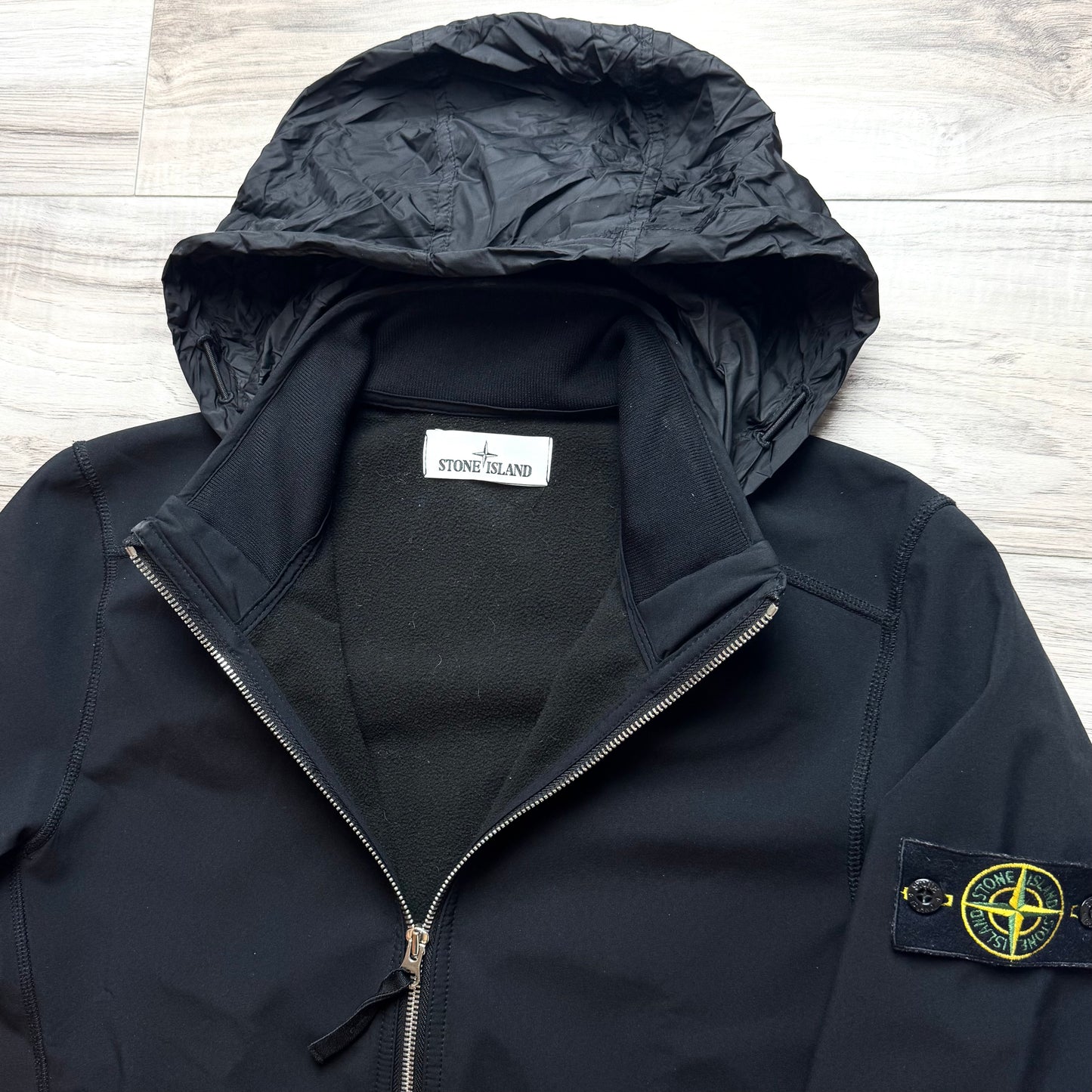 Stone Island Soft Shell-R Full Zip Badge Jacket - Small ptp19.5”