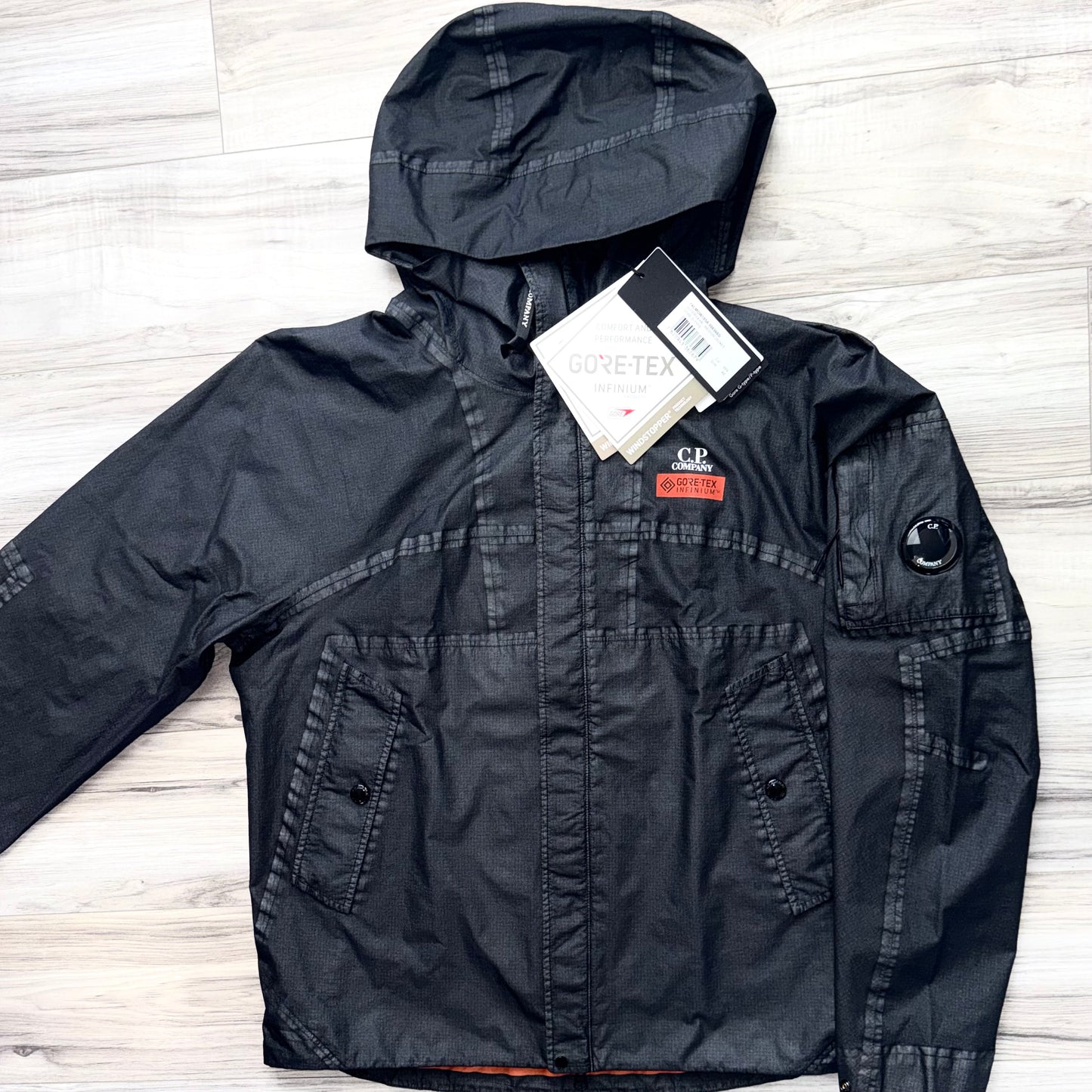 CP Company Gore-Tex G Type Full Zip Lens Jacket - Medium ptp22.5”