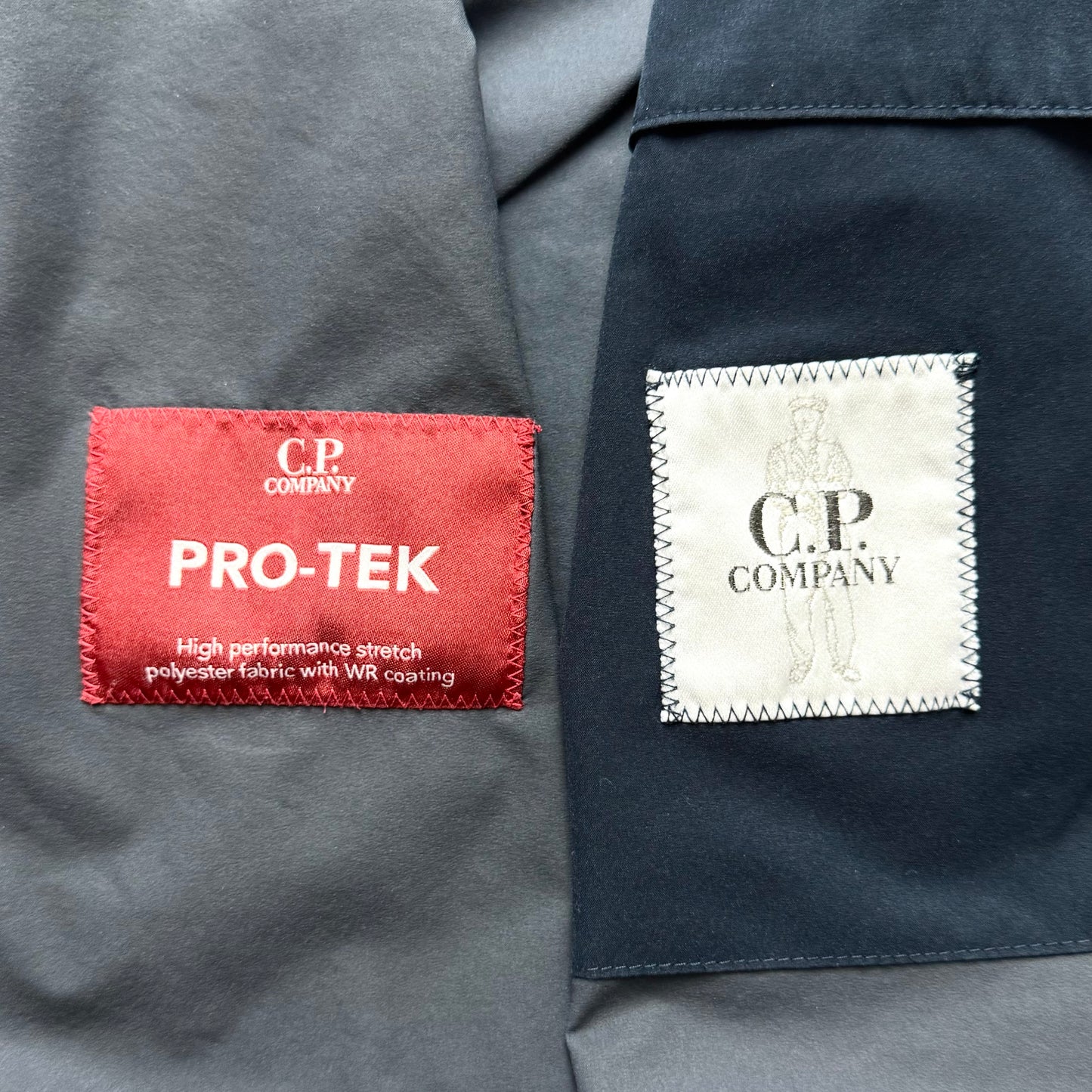 CP Company Lightweight Pro-Tek Full Zip Lens Jacket - Small ptp20"