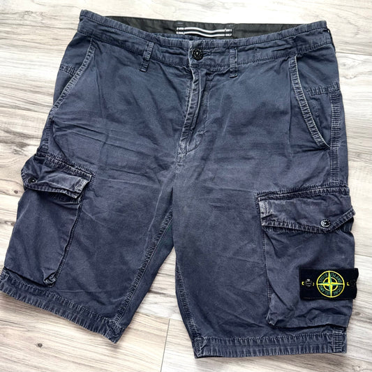 Stone Island Bermuda Badge Cargo Shorts - 32W