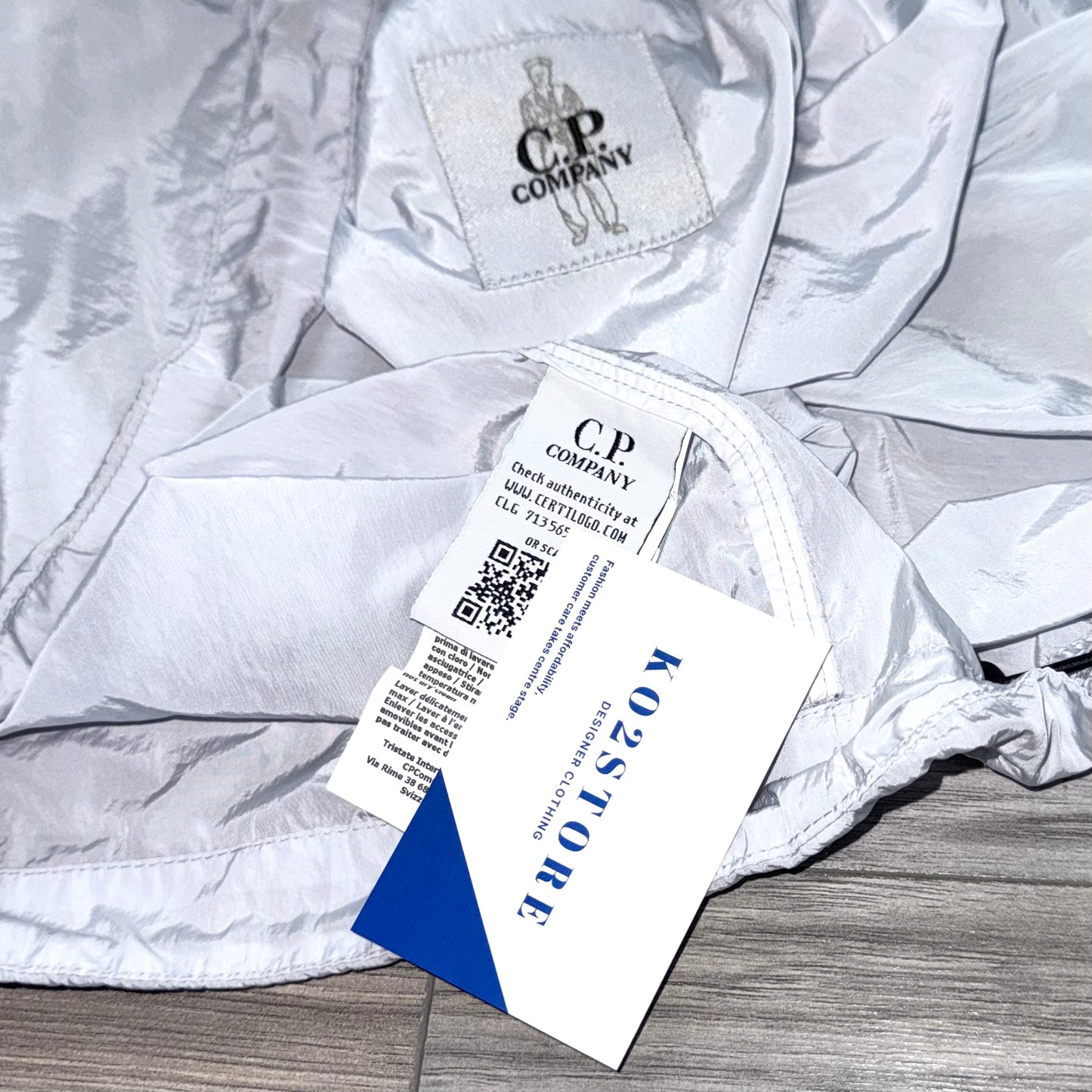 CP Company Chrome Nylon Half Zip Lens Smock - Medium ptp22”