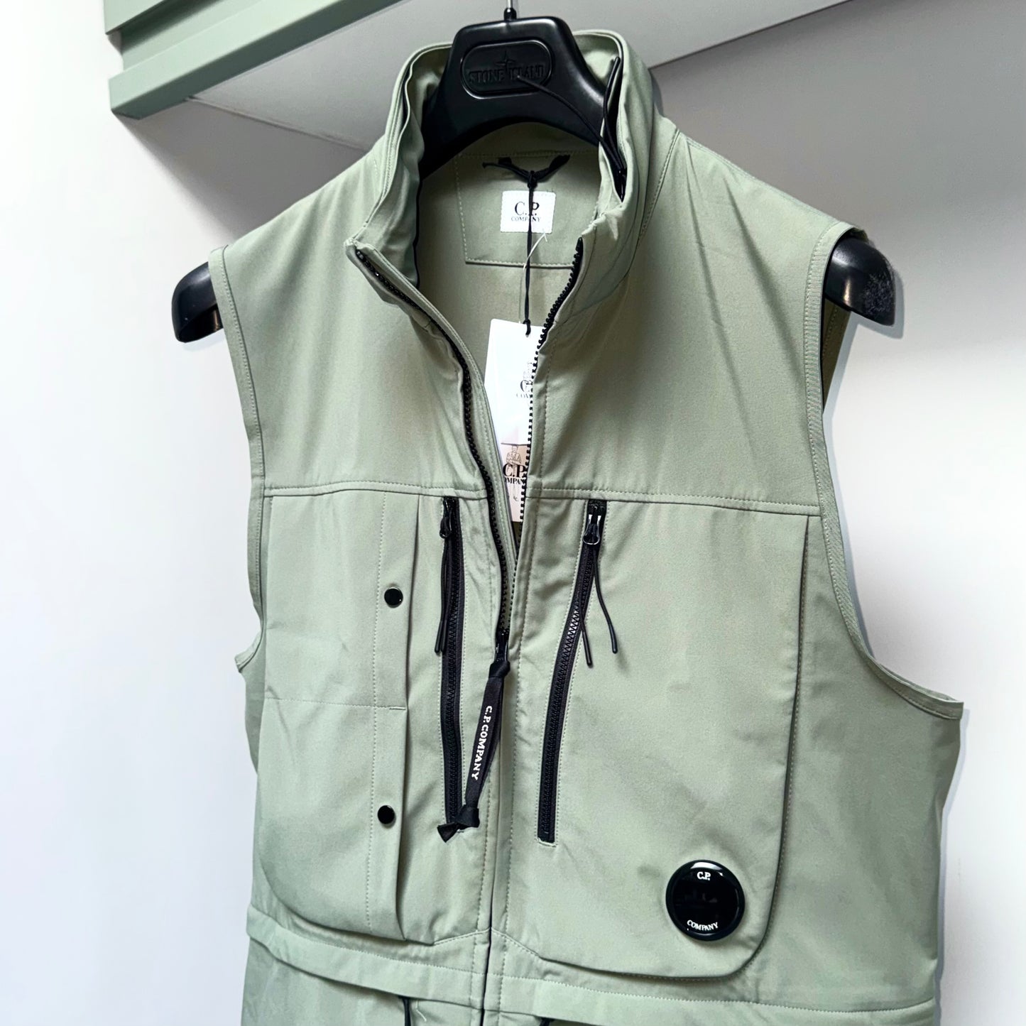 CP Company Shell-R Full Zip Lens Gilet - XL ptp22.5”