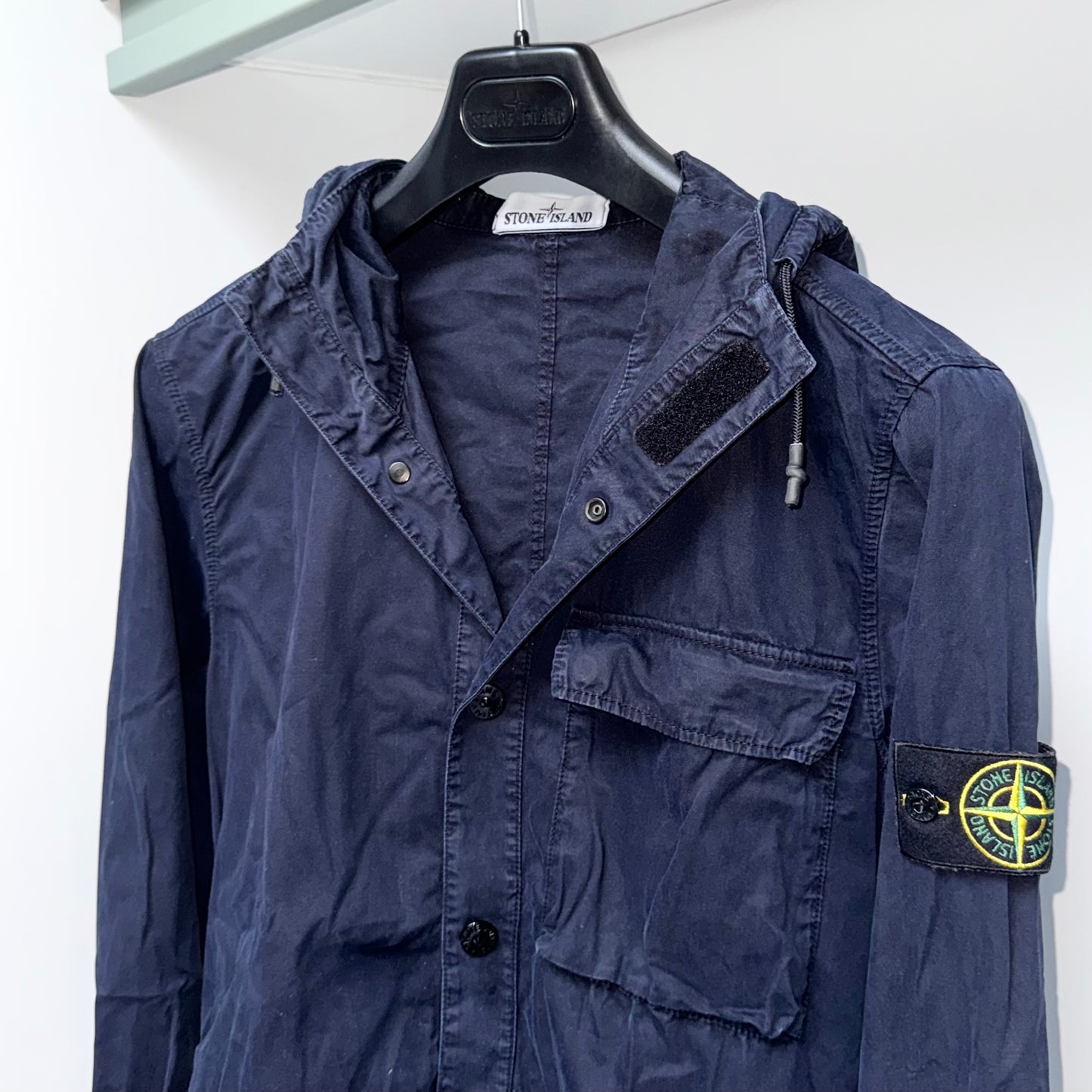 Stone Island Hooded Tela Smerigliata Button Up Badge Overshirt - Small ptp20”
