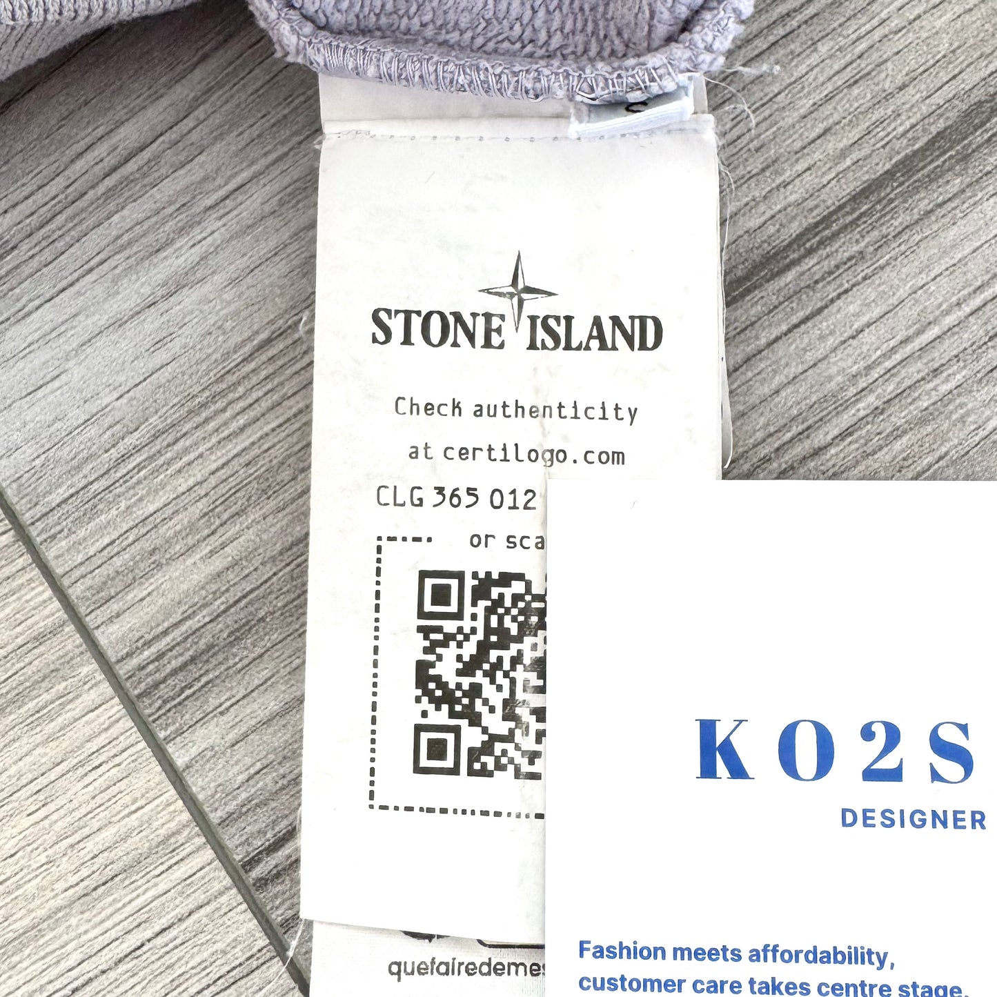 Stone Island Pullover Badge Hoodie - Small ptp20.5"