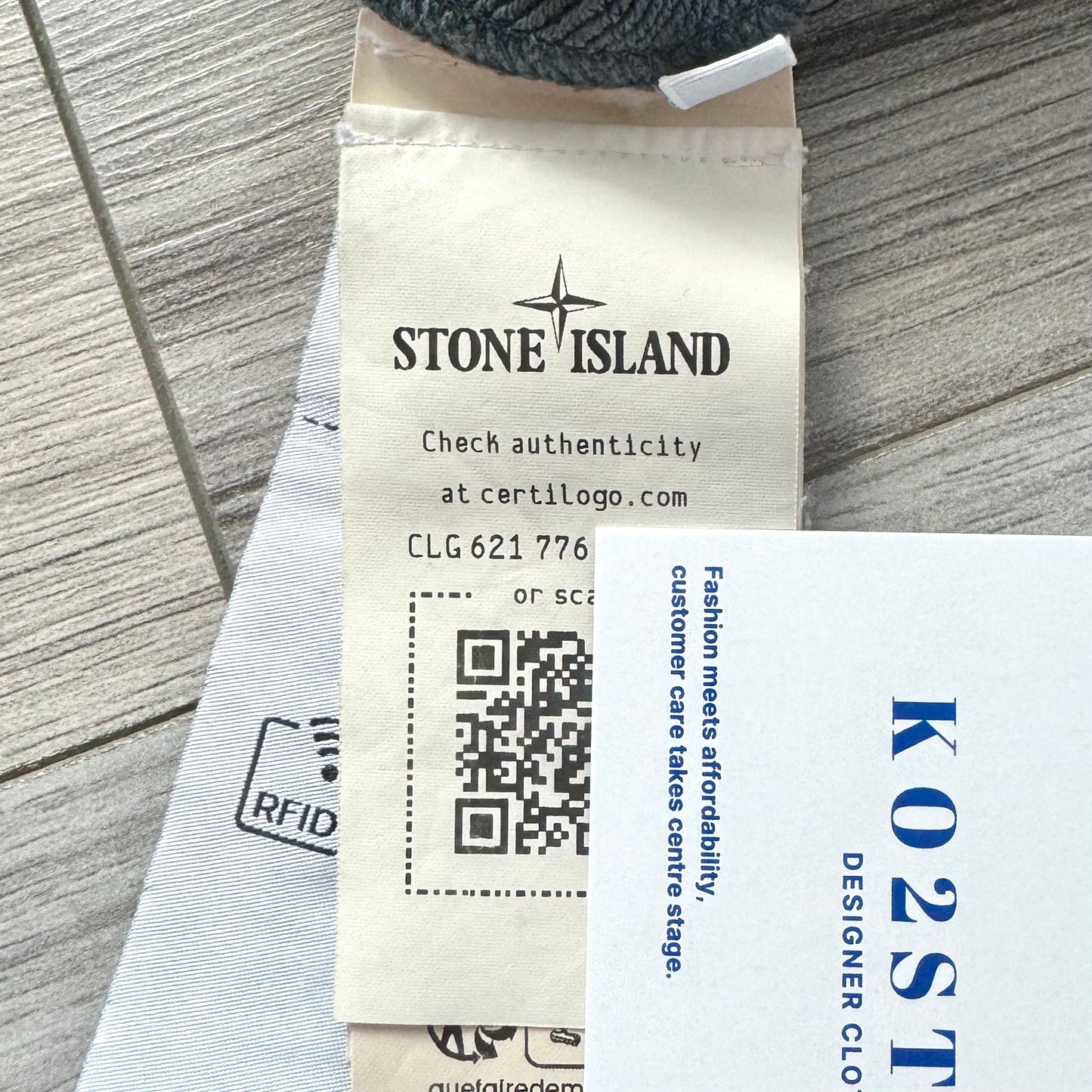 Stone Island Pullover Badge Hoodie - Medium ptp20.5”