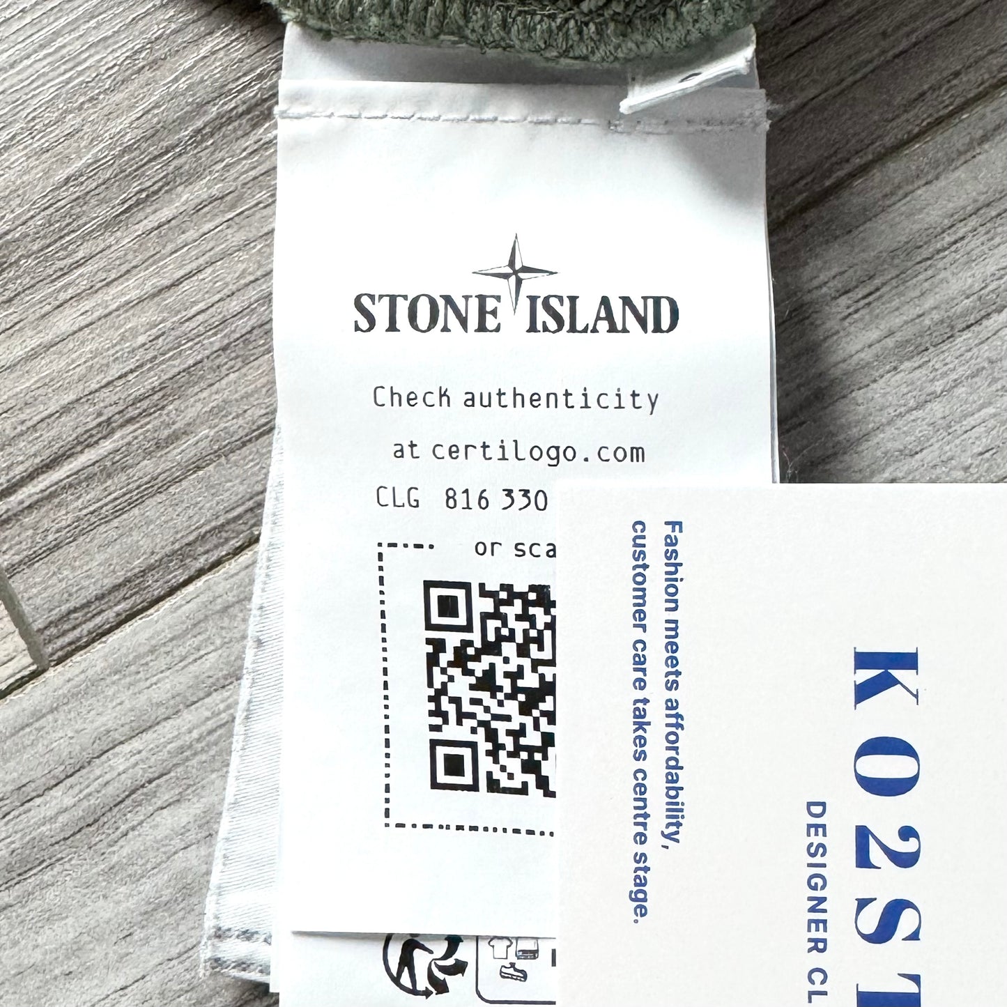Stone Island Pullover Badge Hoodie - Small ptp20”