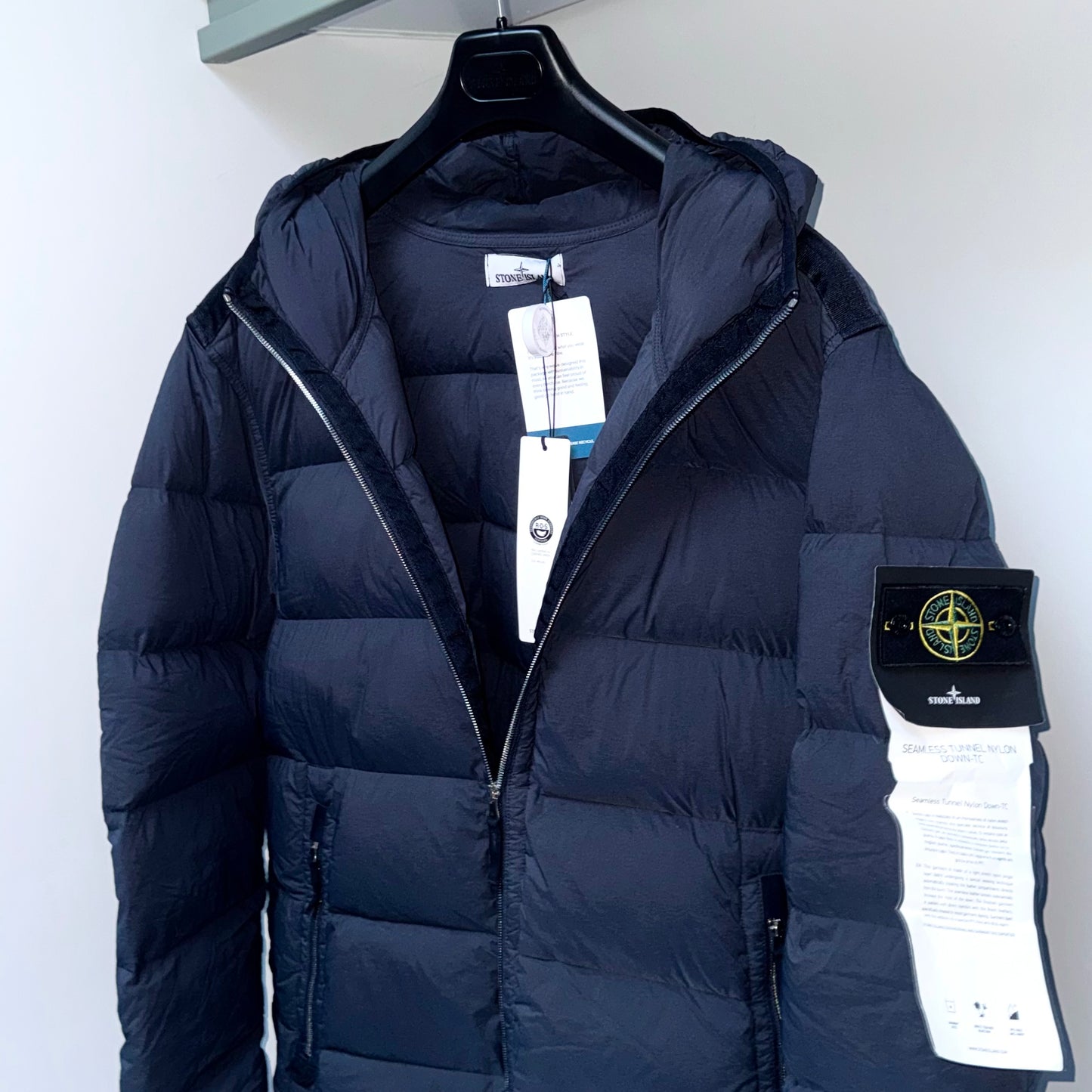 Stone Island Seamless Tunnel Nylon Down-TC Full Zip Badge Jacket - XL ptp25.5”