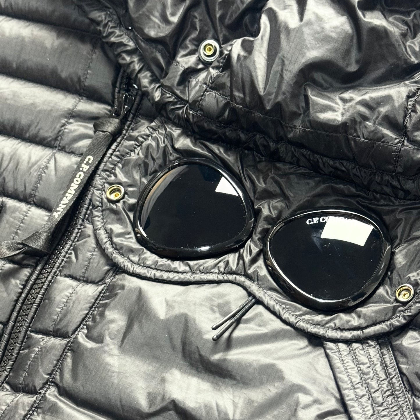 CP Company DD Shell Full Zip Goggle Gilet - Medium ptp21”