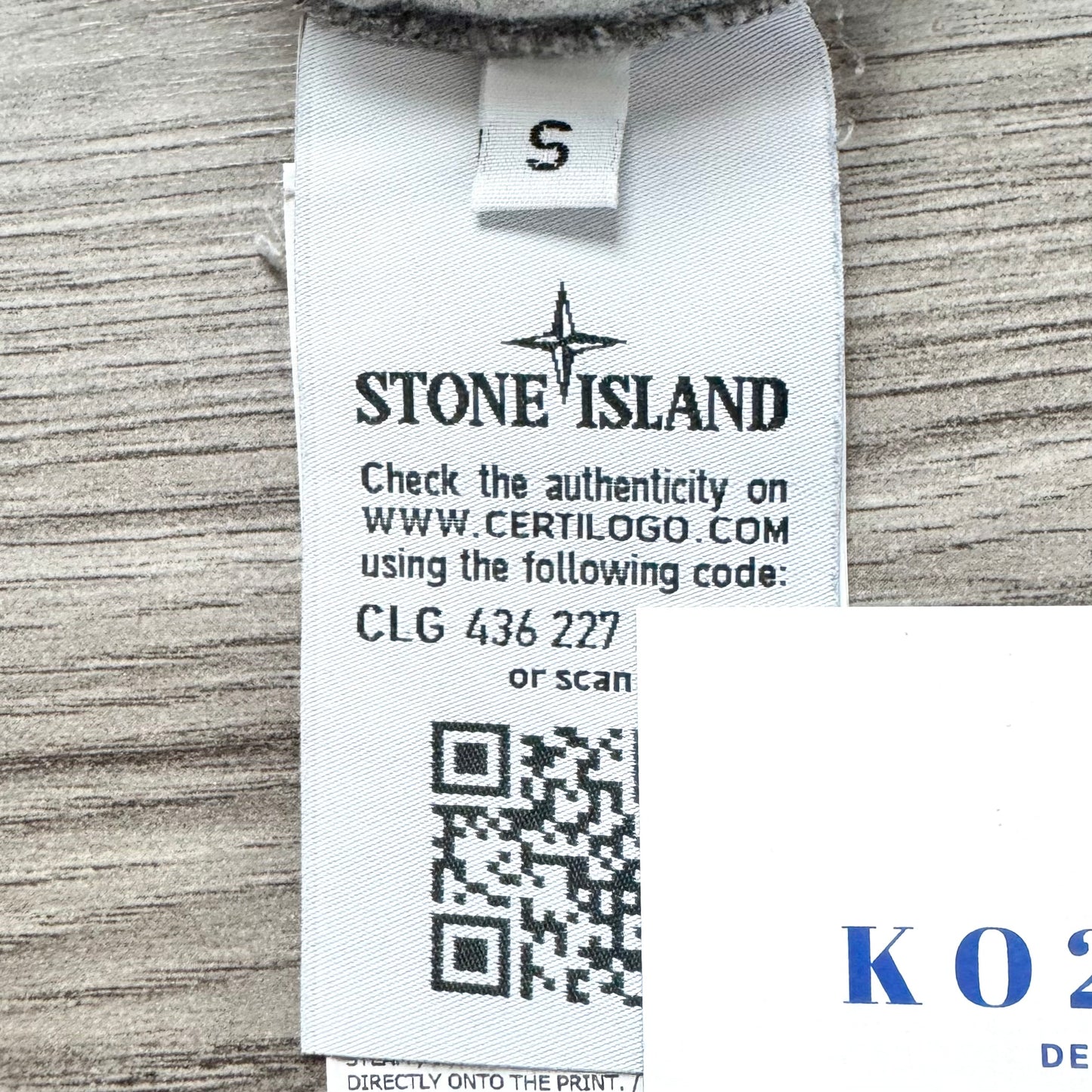 Stone Island Compass Logo T shirt - Small ptp18.5"