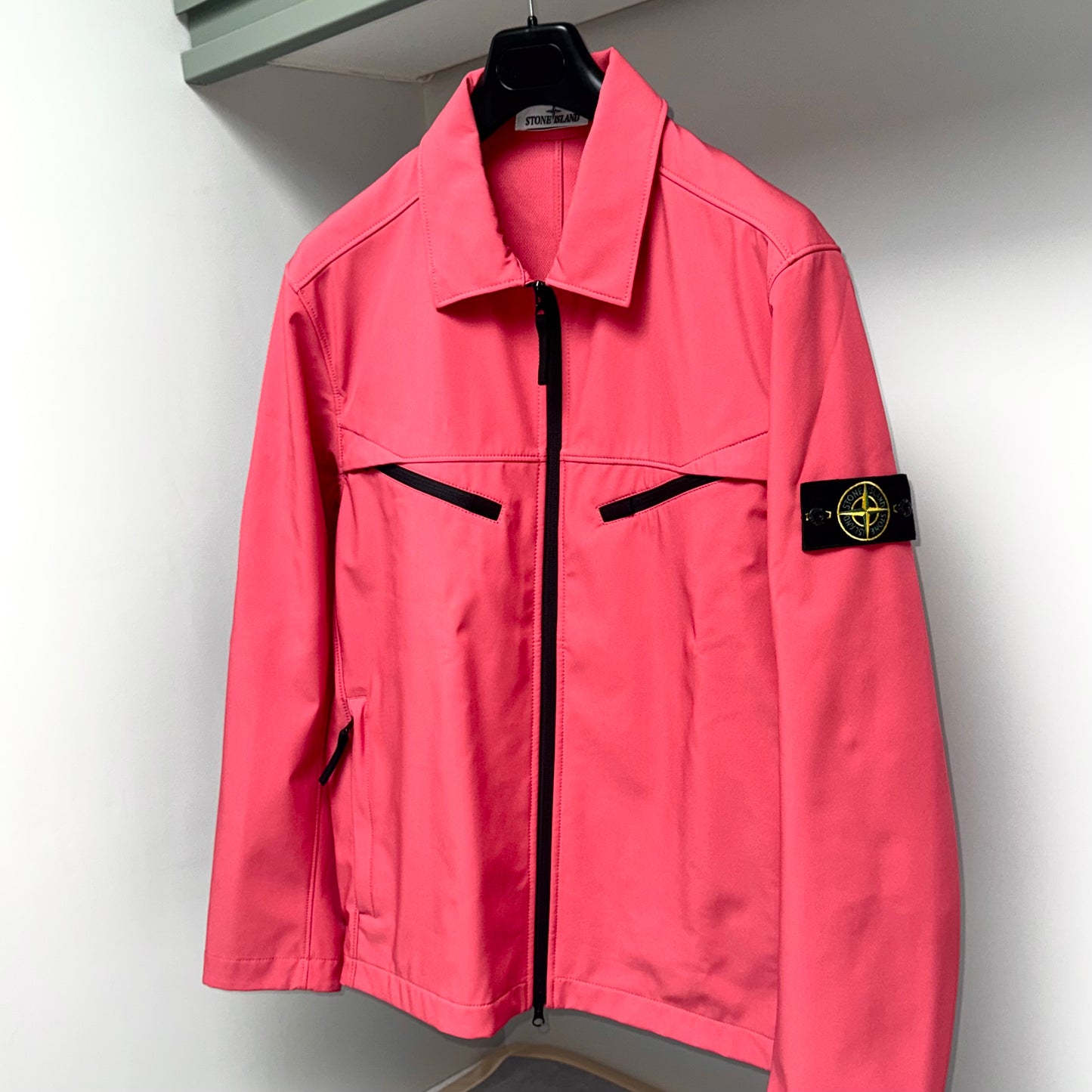Stone Island Light Soft Shell-R e.dye Technology In Recycled Polyester Full Zip Badge Jacket - XL ptp24”