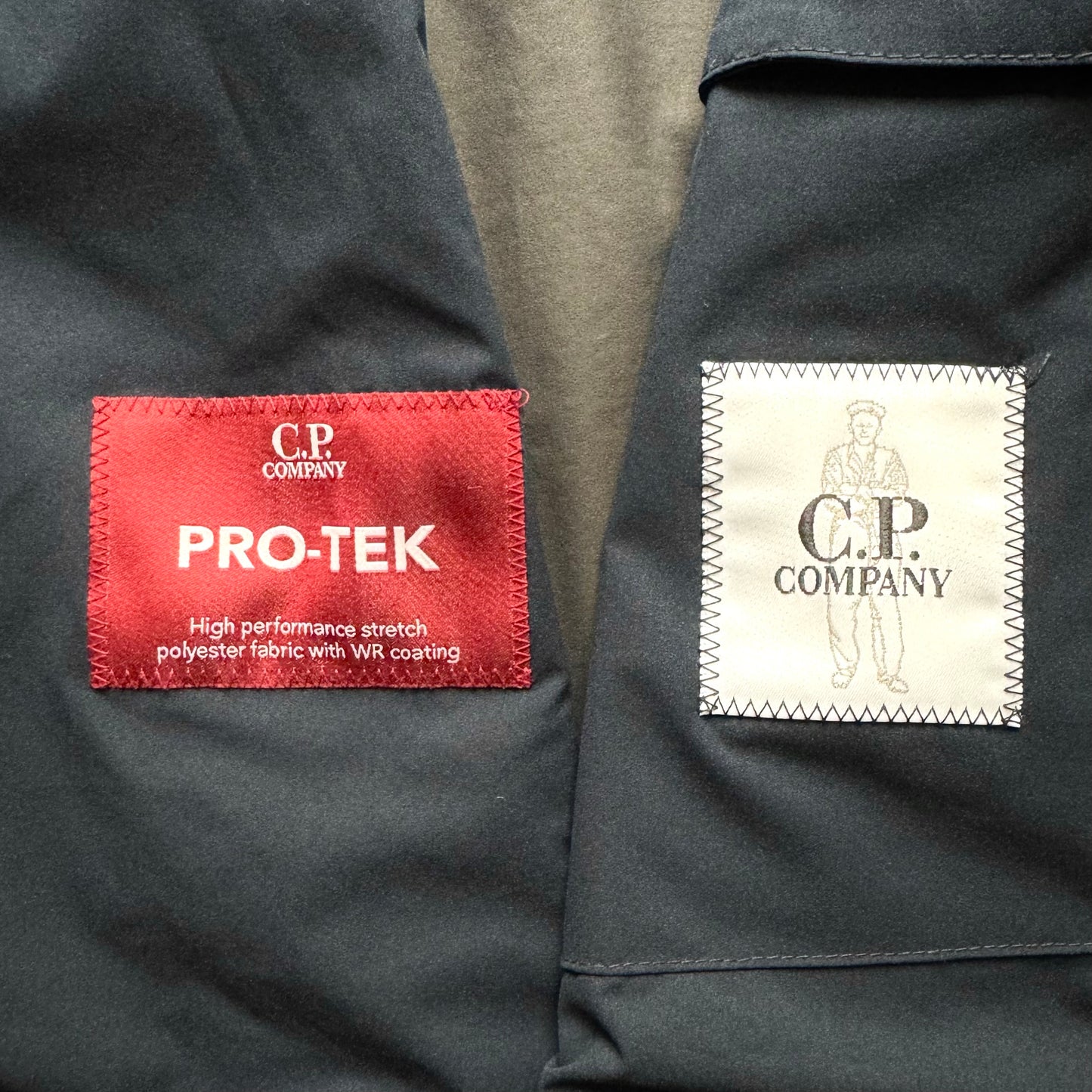 CP Company Lightweight Pro-Tek Full Zip Lens Jacket - XL ptp22.5”