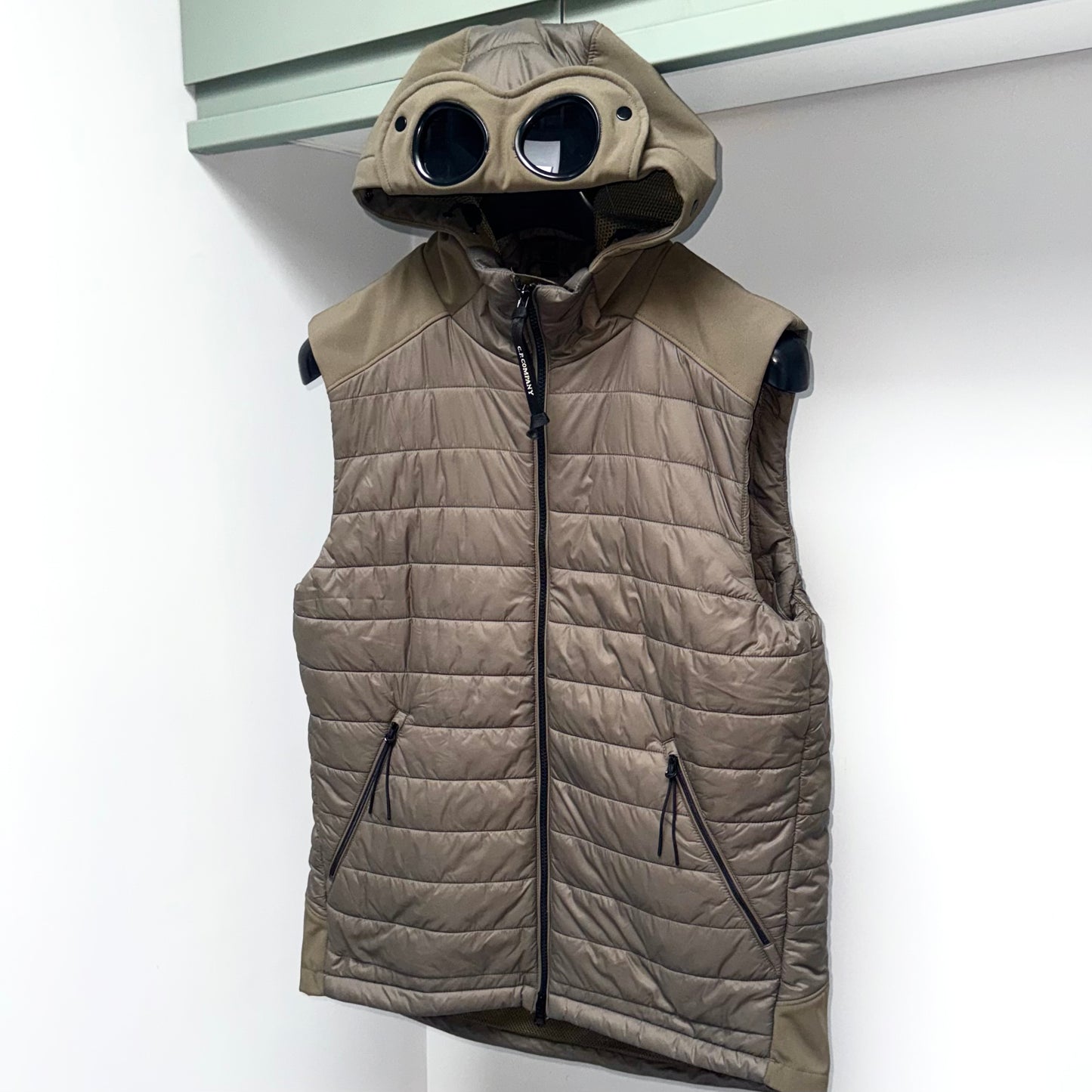 CP Company Mixed Shell Full Zip Goggle Gilet - Large ptp22.5”