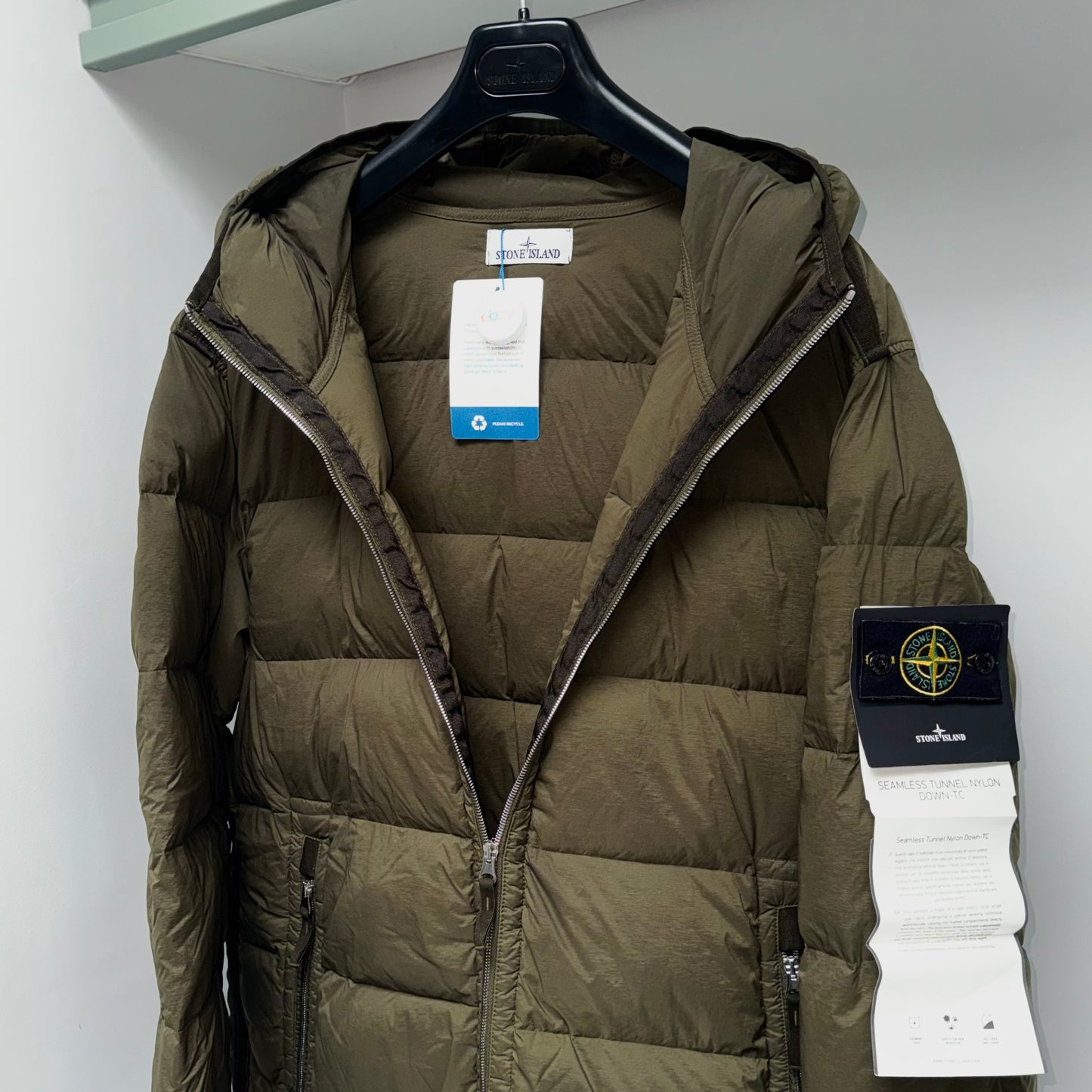 Stone Island Seamless Tunnel Nylon Down-TC Full Zip Badge Jacket - XXL ptp26.5”