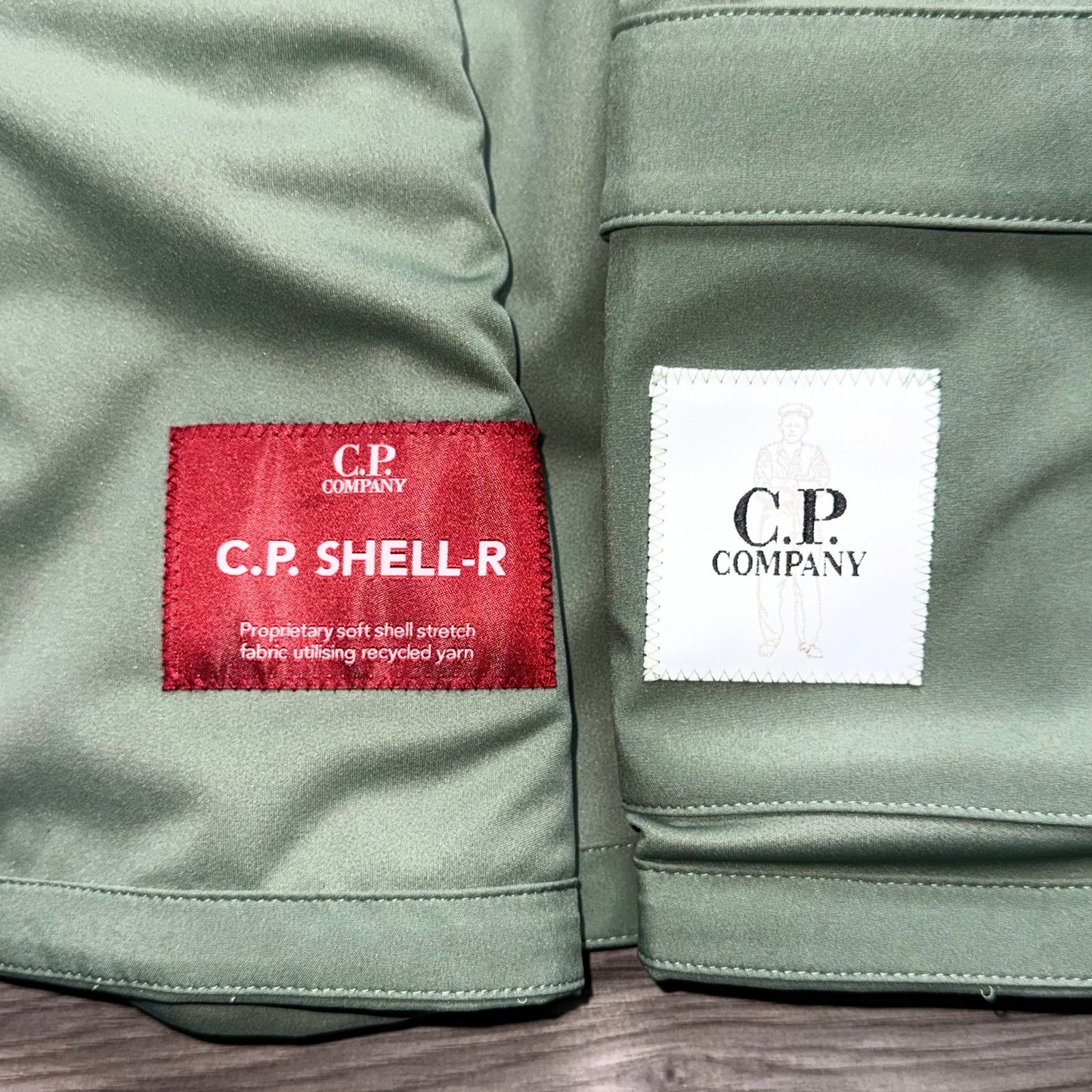 CP Company Shell-R Full Zip Lens Gilet - XL ptp22.5”