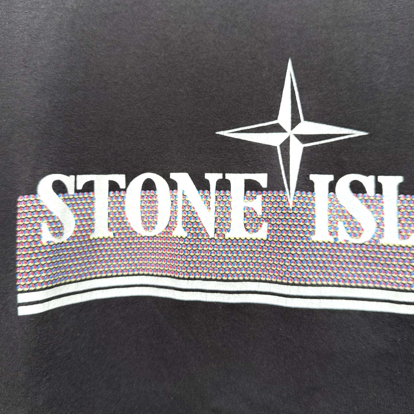 Stone Island Graphic Print T shirt - Small ptp18.5"