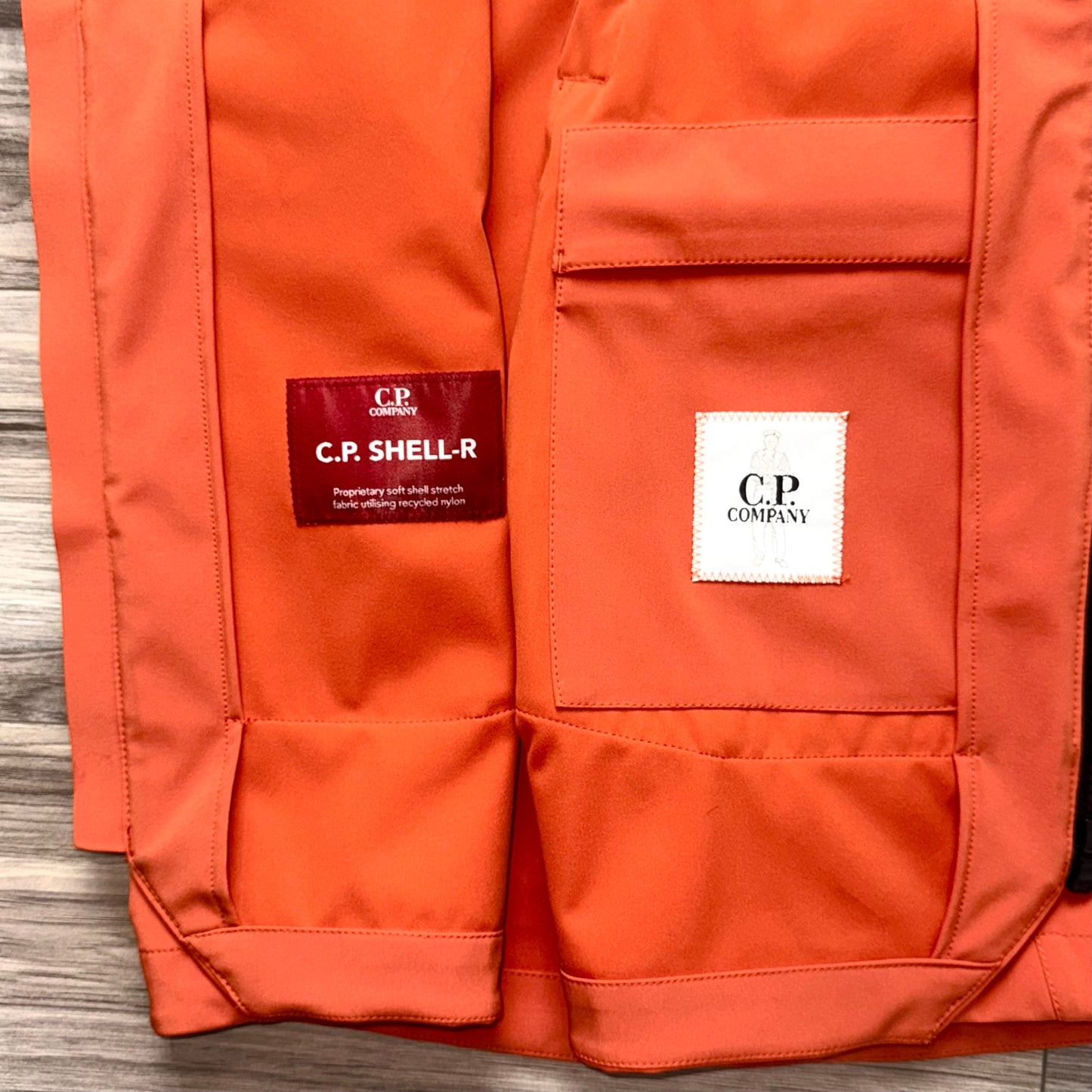 CP Company Shell-R Full Zip Lens Gilet - Large ptp22"
