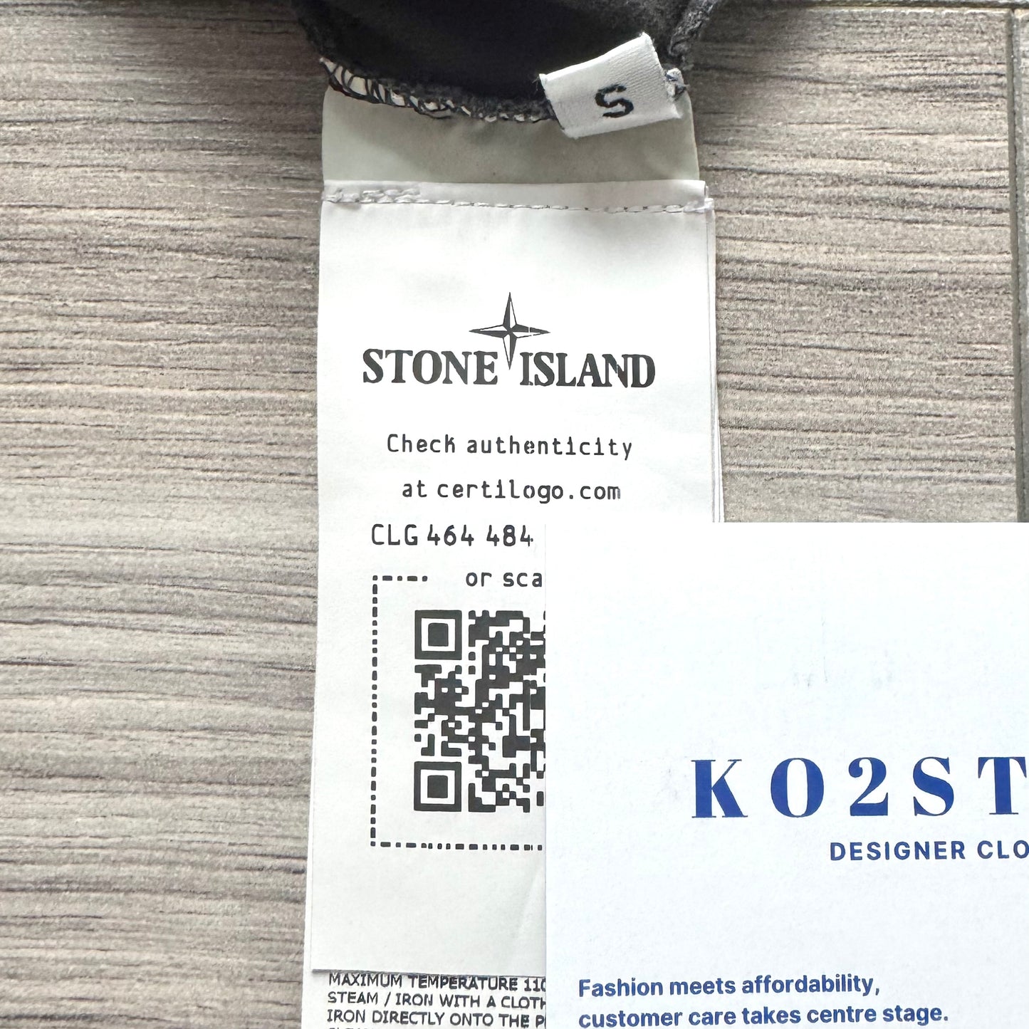 Stone Island Graphic Print T shirt - Small ptp18.5"