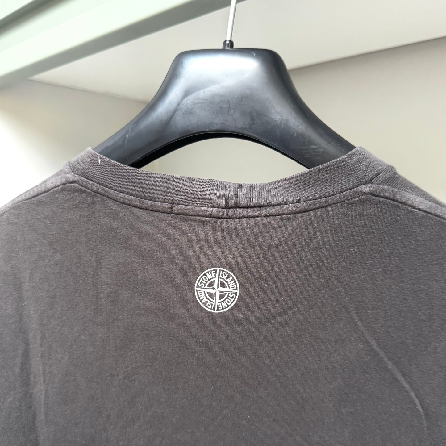 Stone Island Graphic Print T shirt - Small ptp18.5"