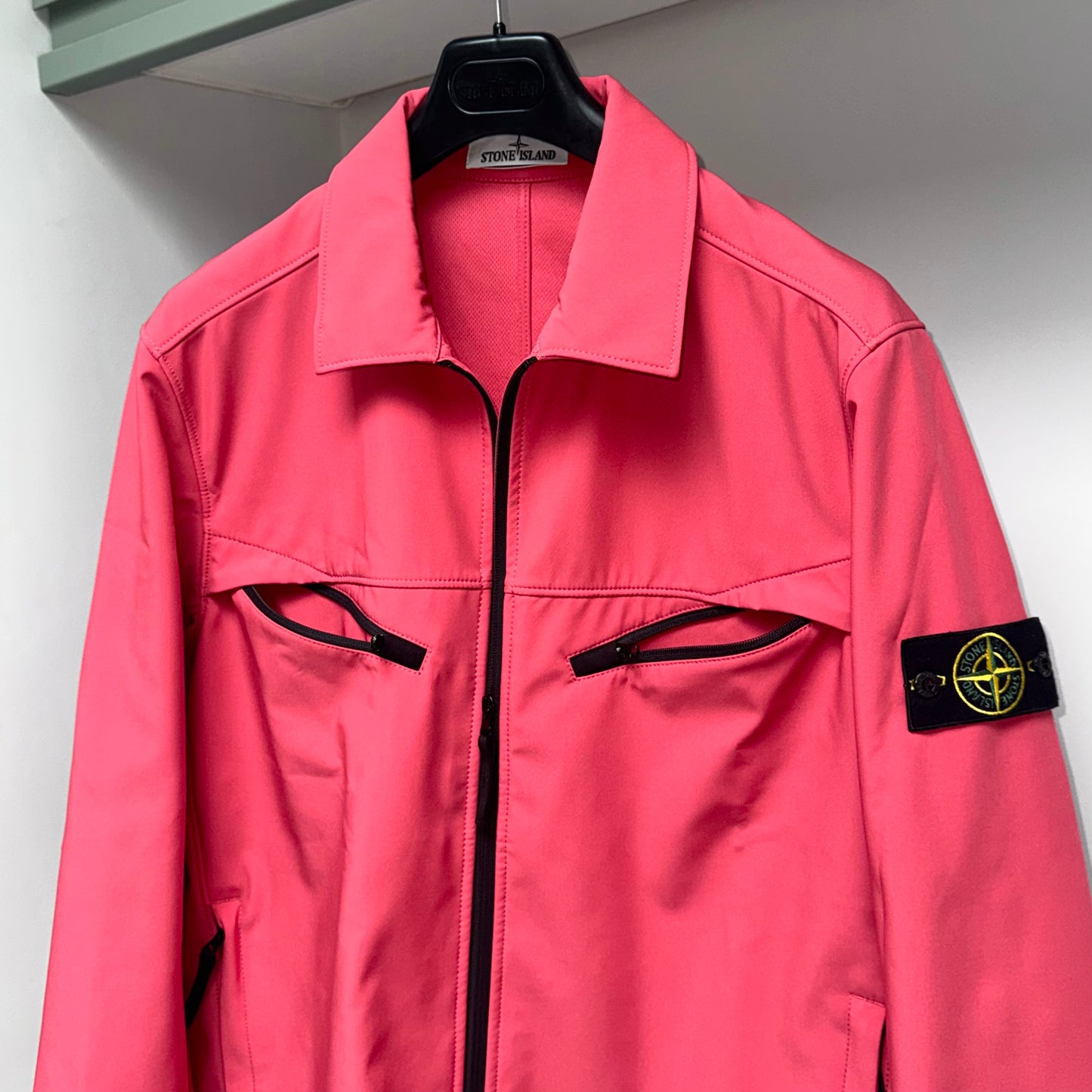 Stone Island Light Soft Shell-R e.dye Technology In Recycled Polyester Full Zip Badge Jacket - XL ptp24”