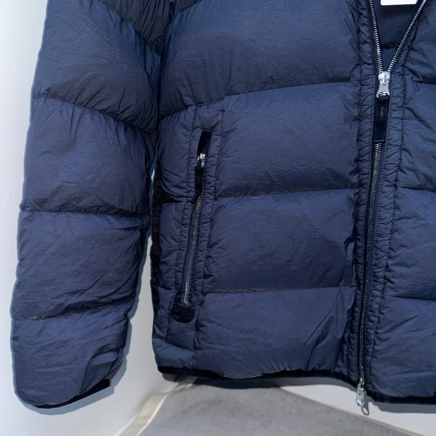 Stone Island Seamless Tunnel Nylon Down-TC Full Zip Badge Jacket - XL ptp25.5”